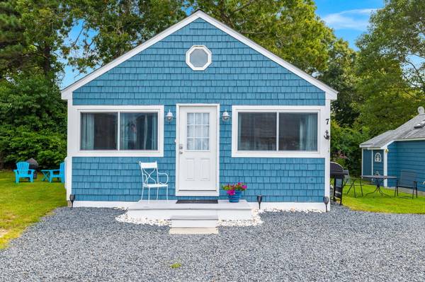 Sagamore Beach, MA 02562,51 Canal Street #7