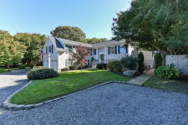 Oak Bluffs, MA 02557,56 Deer Run Road