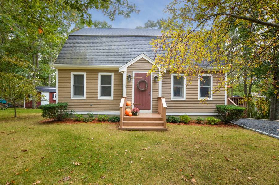 11 Deer Hollow Road, Forestdale, MA 02644