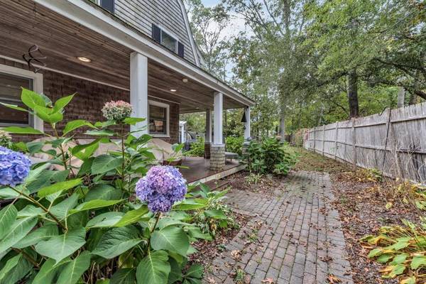 5 Sunset Drive,  East Falmouth,  MA 02536