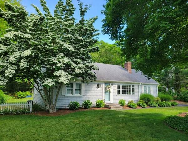 Cotuit, MA 02635,86 Mooring Drive