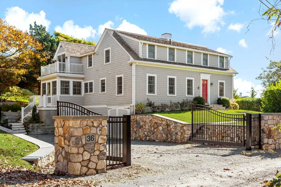 36 Magnolia Avenue, West Hyannisport, MA 02672