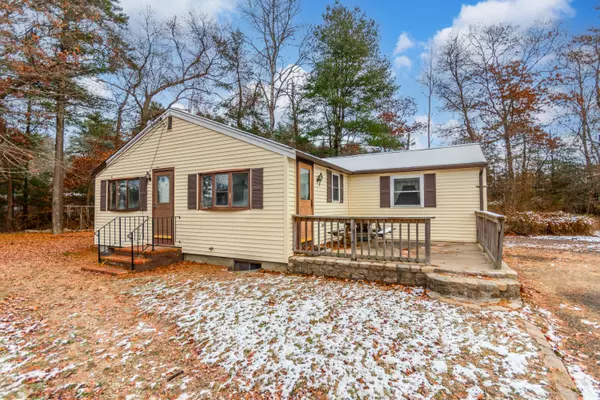 West Wareham, MA 02576,910 County Road
