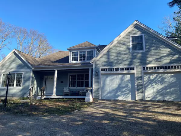 208 Rock Landing Road,  Mashpee,  MA 02649