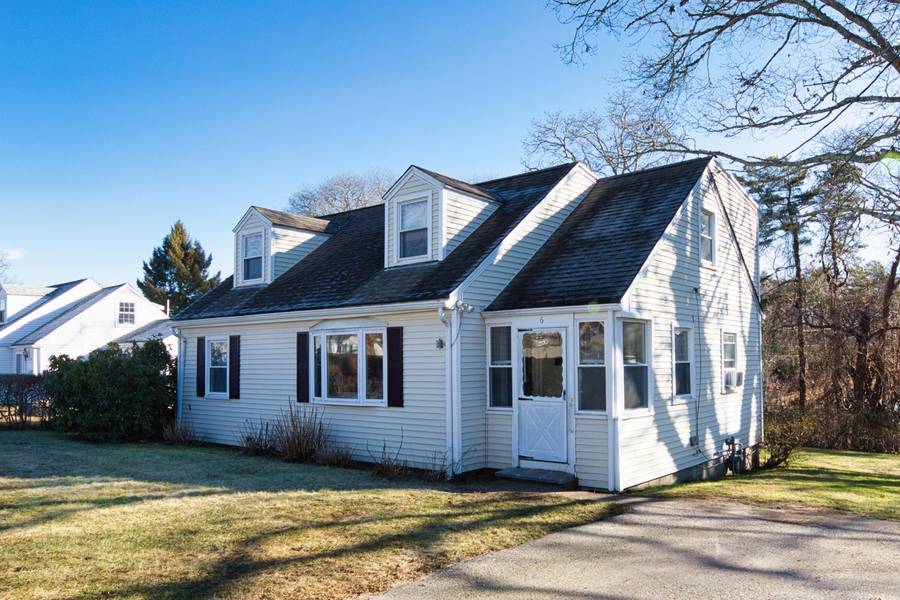 6 Blueberry Road, Buzzards Bay, MA 02532