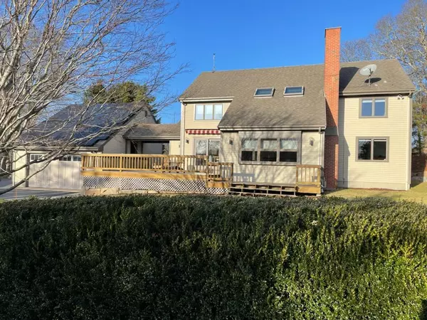 35 Mccallum Drive, Falmouth, MA 02540
