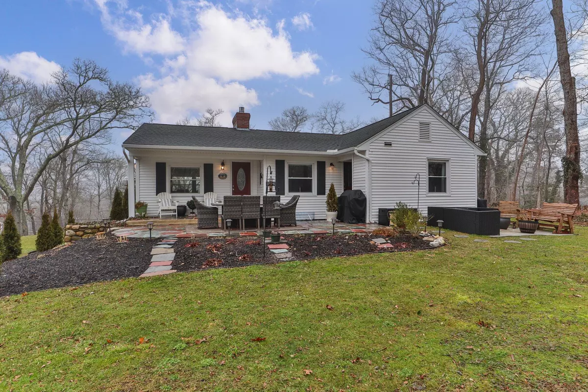 Yarmouth Port, MA 02675,309 Route 6A