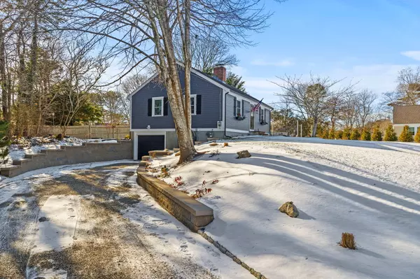 Yarmouth Port, MA 02675,9 Mohegan Lane