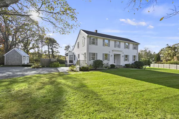 1 Marchants Path, Edgartown, MA 02539