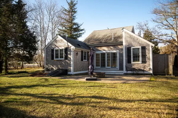 Yarmouth Port, MA 02675,28 Old Church Street