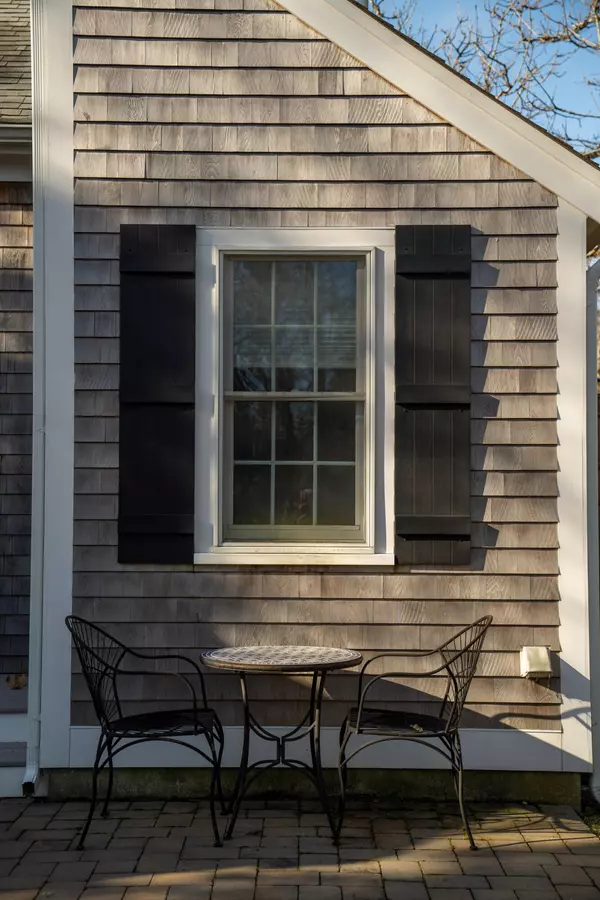 Yarmouth Port, MA 02675,28 Old Church Street