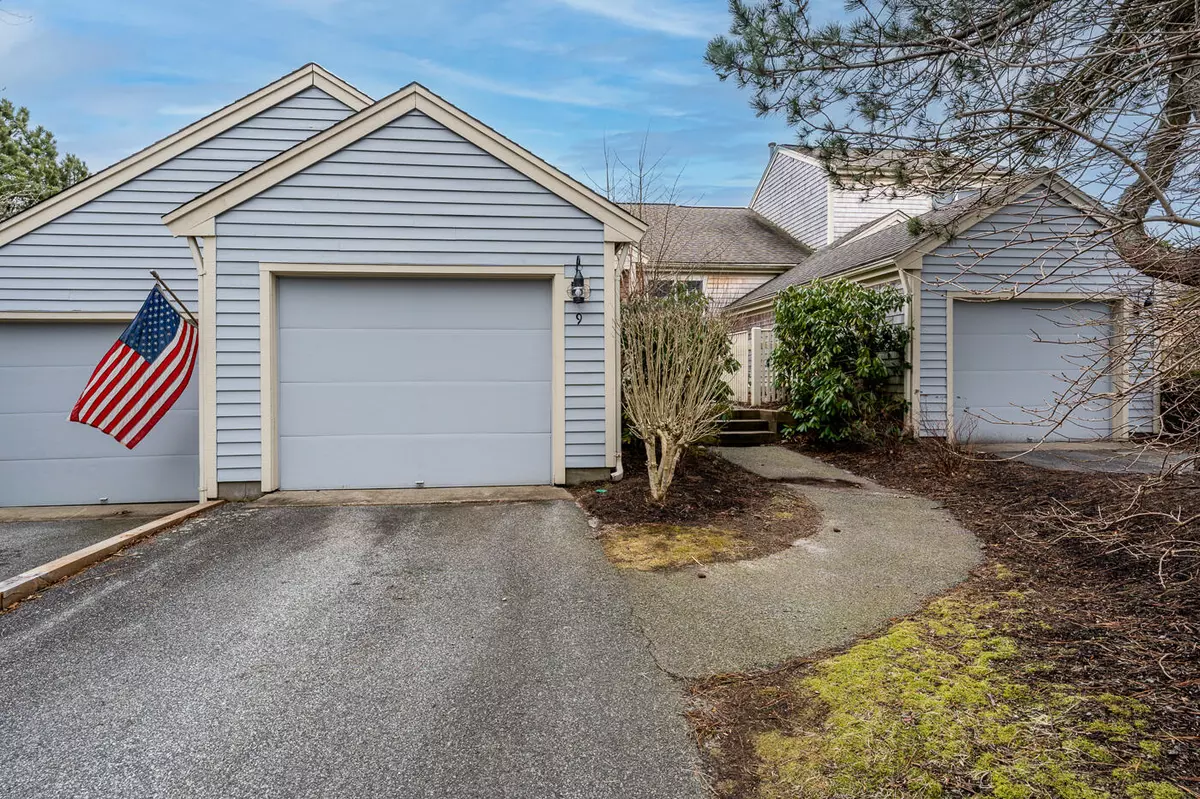 Yarmouth Port, MA 02675,9 Pine Grove Village