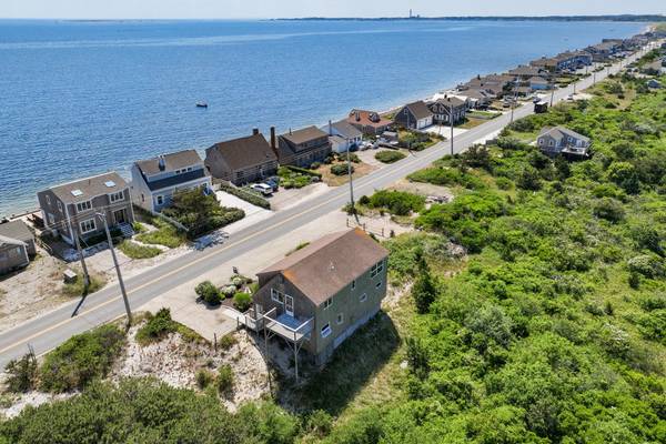 North Truro, MA 02652,433 Shore Road