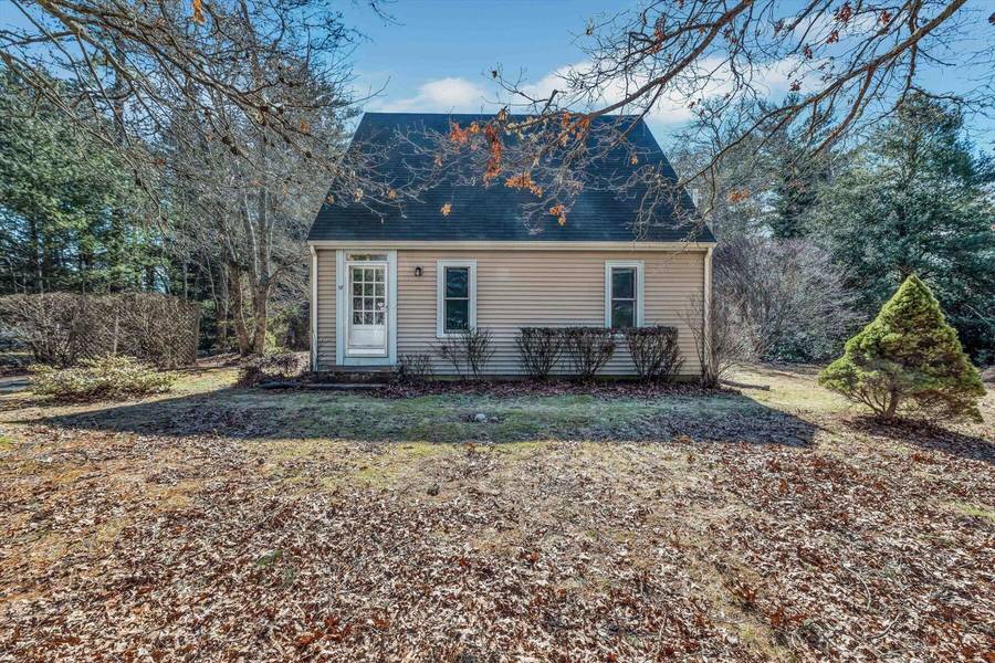 18 Artisan Way, Forestdale, MA 02644