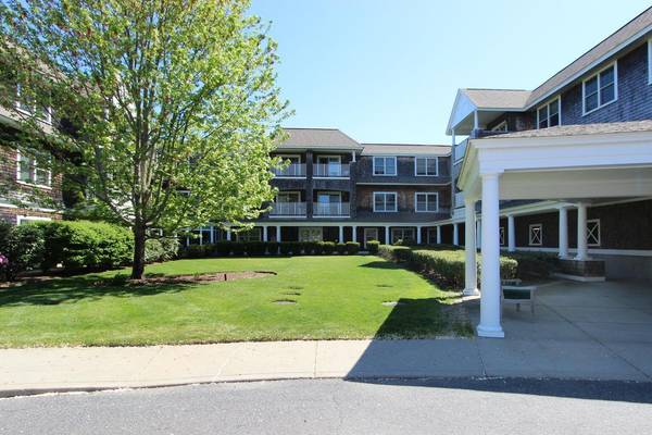 Orleans, MA 02653,18 West Road #304