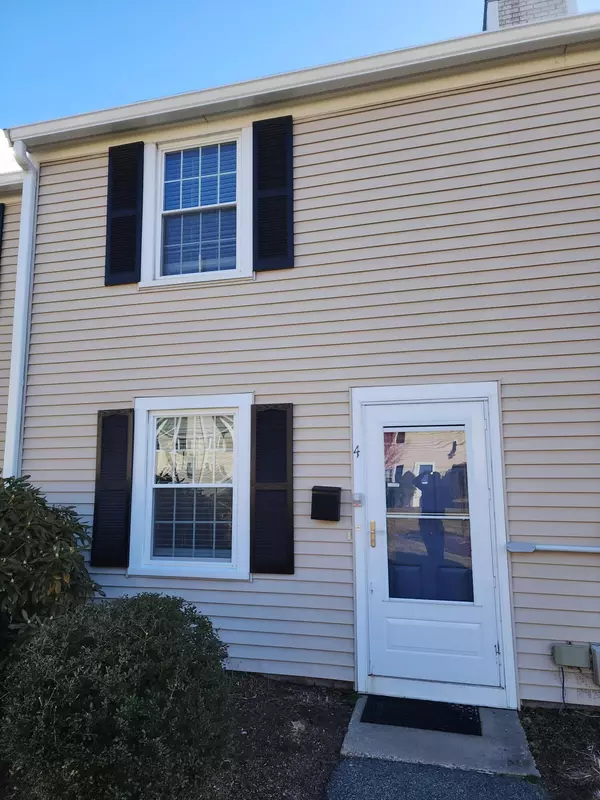 Hyannis, MA 02601,272 Craigville Beach Road #4