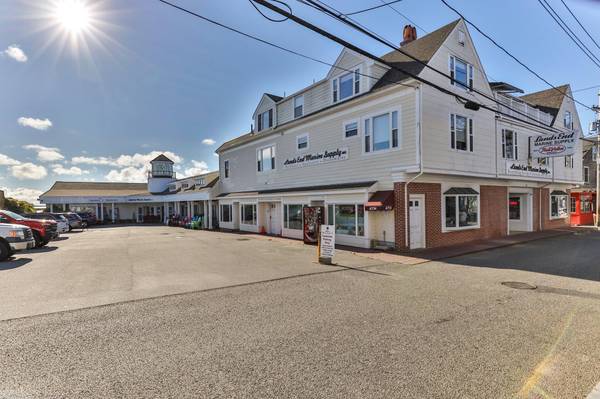 Provincetown, MA 02657,337 Commercial Street