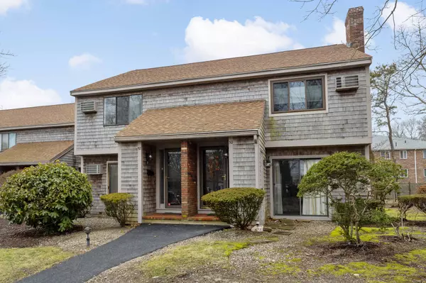 52 Townhouse Terrace #52, Hyannis, MA 02601