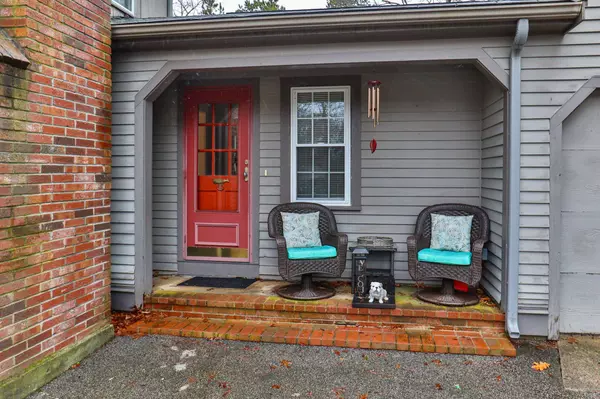 Plymouth, MA 02360,4 Trinas Path