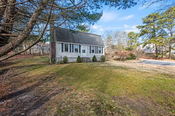 33 Flint Locke Drive, Plymouth, MA 02360