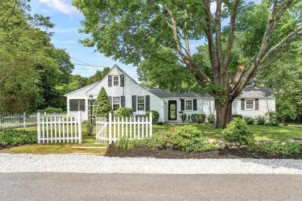 4 Dunaskin Road, Centerville, MA 02632