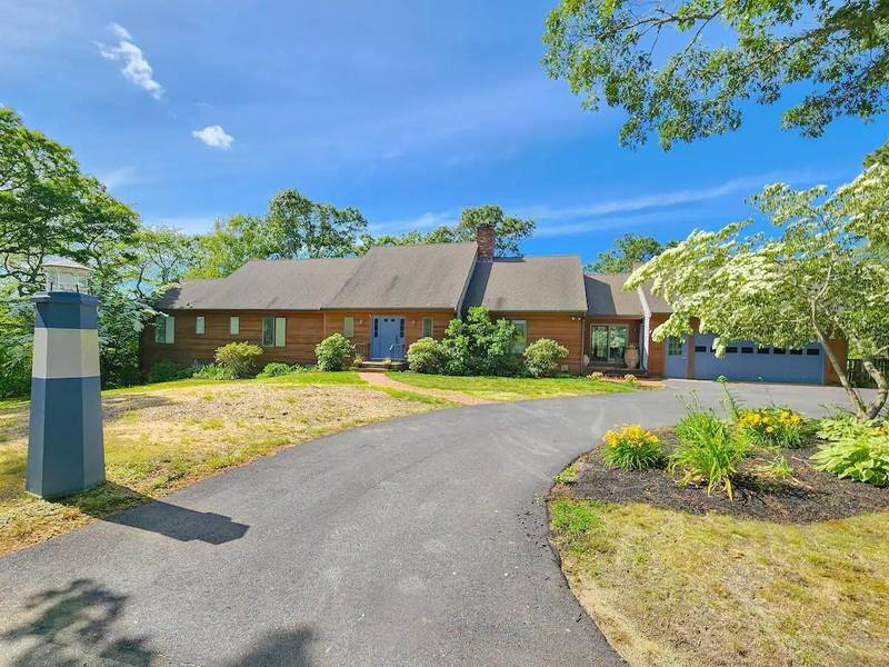 2 Mill Pond Circle, Pocasset, MA 02559