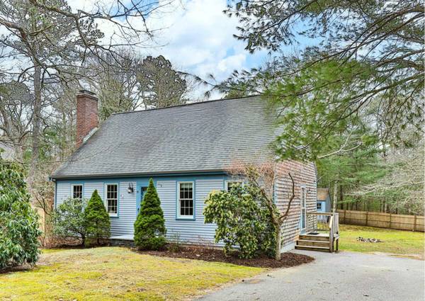 10 Lakeview Drive, Sandwich, MA 02563