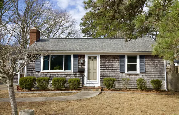 7 Spruce Street, South Yarmouth, MA 02664