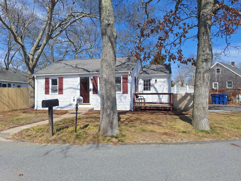 3 Aztec Drive, Buzzards Bay, MA 02532