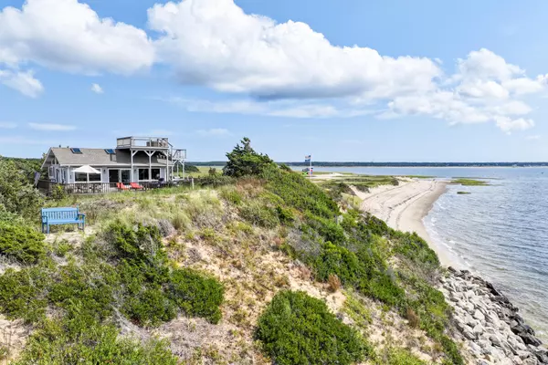 Wellfleet, MA 02667,51 9Th Street