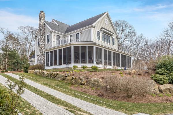 29 Hawks Way,  Falmouth,  MA 02540