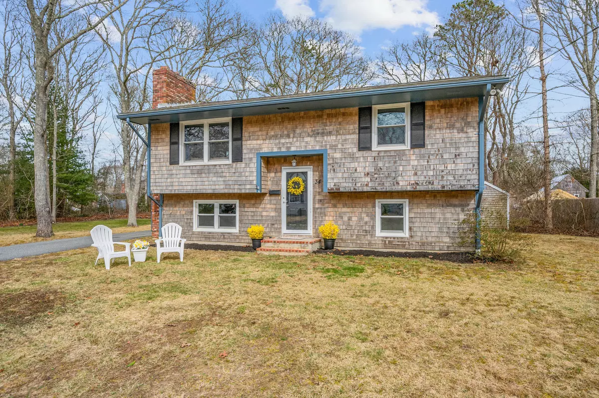 Centerville, MA 02632,34 Bee Lane