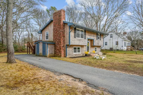 Centerville, MA 02632,34 Bee Lane