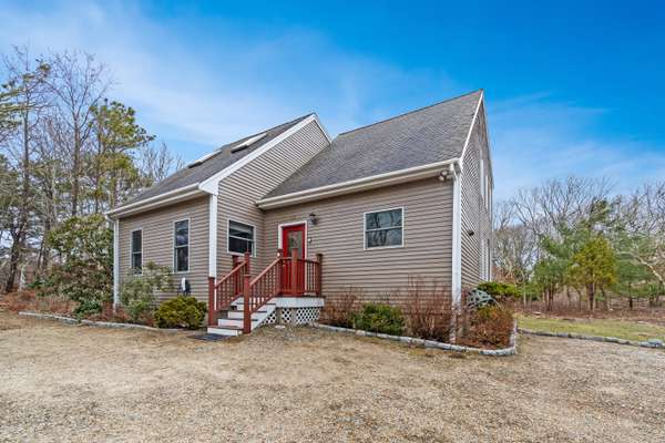 13 Saddle Club Road,  Edgartown,  MA 02539