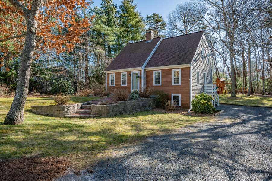 6 Holiday Lane, Sandwich, MA 02563