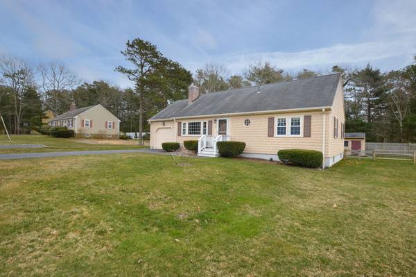 Cotuit, MA 02635,25 Pineview Drive