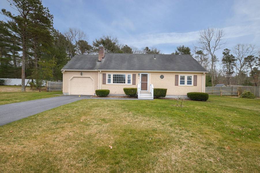 25 Pineview Drive, Cotuit, MA 02635