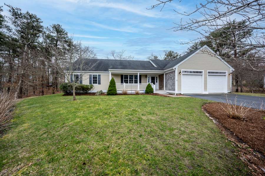 7 Doves Wing Road, South Yarmouth, MA 02664