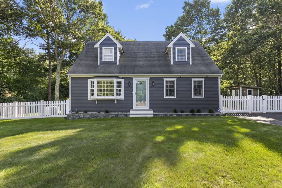 73 Church Lane, Buzzards Bay, MA 02532