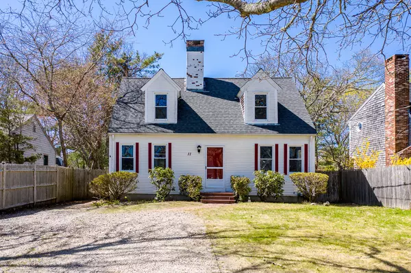 11 Maine Avenue, West Yarmouth, MA 02673