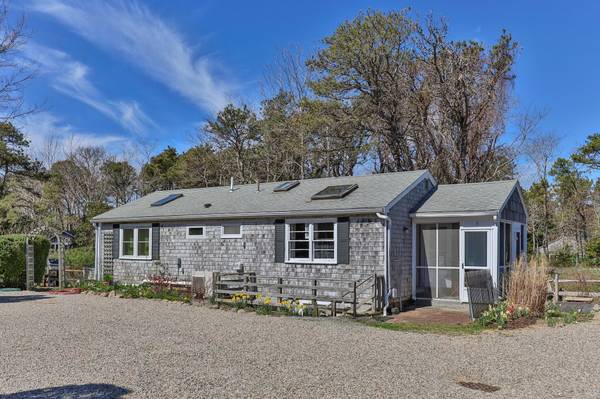 Truro, MA 02666,82 Shore Road #6