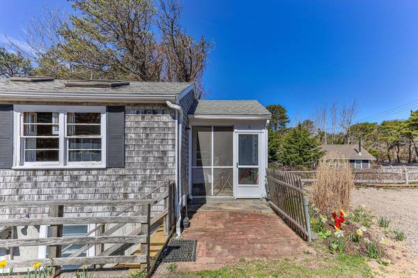 Truro, MA 02666,82 Shore Road #6