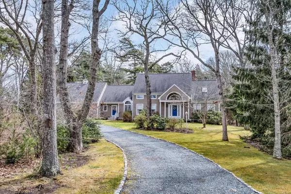 211 Scraggy Neck Road, Cataumet, MA 02534