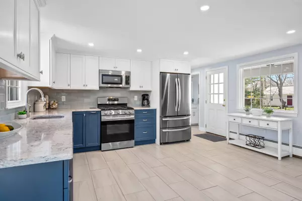 10 Sullivan Road, West Yarmouth, MA 02673