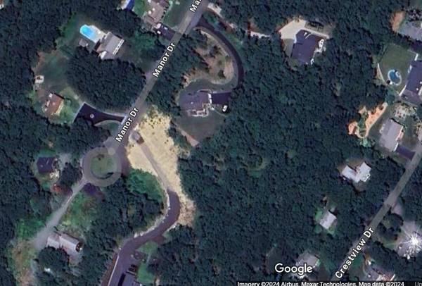 East Sandwich, MA 02537,21 Manor Drive