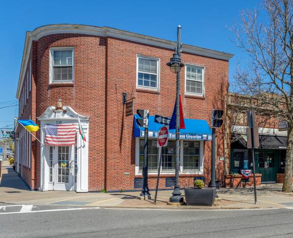 338 Main Street, Hyannis, MA 02601