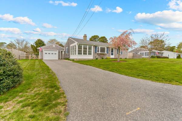 West Dennis, MA 02670,61 Dartmouth Road