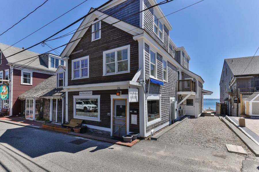 435 Commercial Street, Provincetown, MA 02657