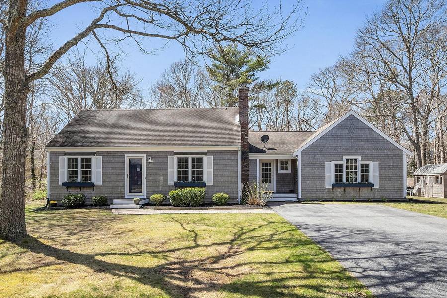 19 Greenville Drive, Forestdale, MA 02644