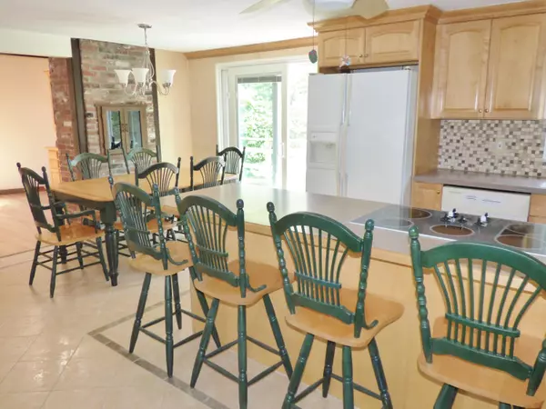 Centerville, MA 02632,18 Limerick Court